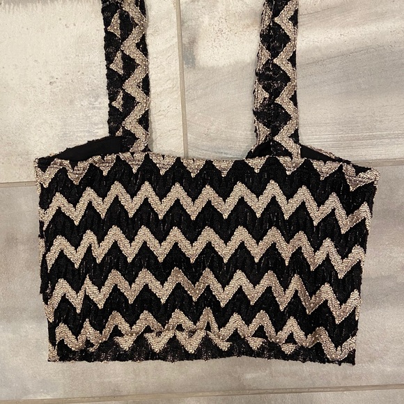 Crop top - Picture 2 of 4